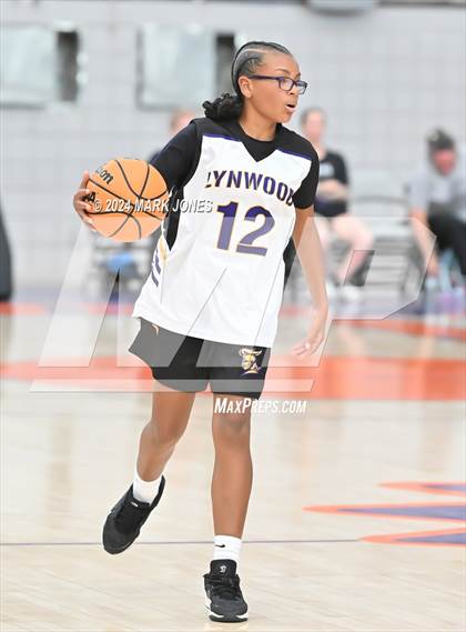 Thumbnail 2 in Skyridge vs. Lynwood (Section 7) photogallery.