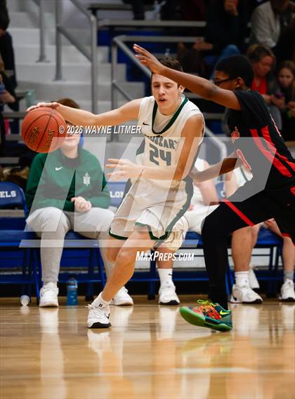 Thumbnail 2 in FR: Newport vs Bishop Brossart photogallery.