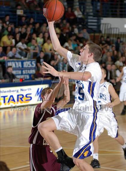 Thumbnail 2 in Muhlenberg North vs McLean County (10th District Tournament) photogallery.