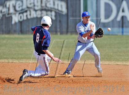 Thumbnail 1 in HSAA vs Trinity Christian (Texas Private School Classic) photogallery.