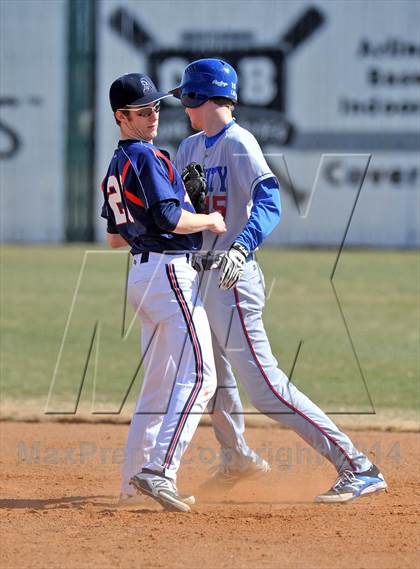 Thumbnail 1 in HSAA vs Trinity Christian (Texas Private School Classic) photogallery.