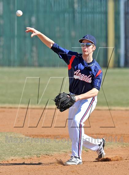 Thumbnail 3 in HSAA vs Trinity Christian (Texas Private School Classic) photogallery.