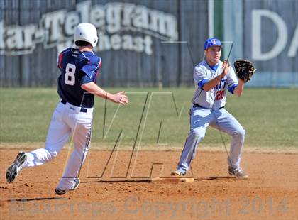 Thumbnail 3 in HSAA vs Trinity Christian (Texas Private School Classic) photogallery.