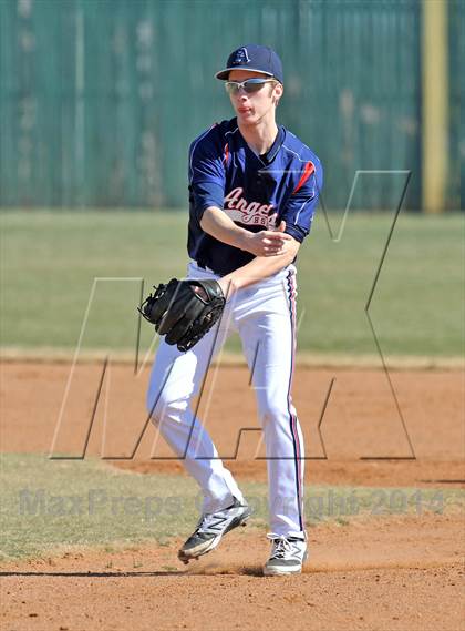 Thumbnail 1 in HSAA vs Trinity Christian (Texas Private School Classic) photogallery.