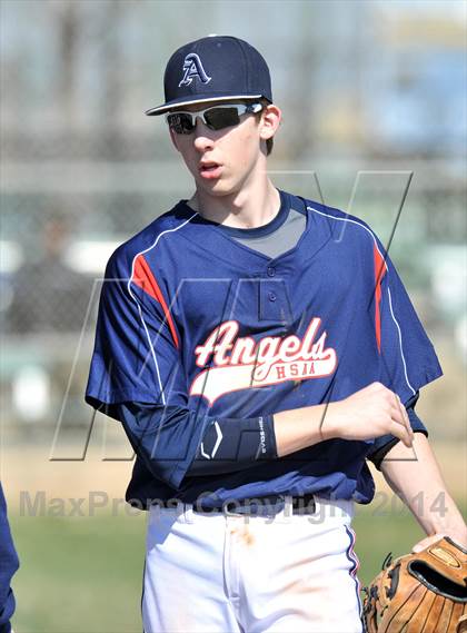 Thumbnail 3 in HSAA vs Trinity Christian (Texas Private School Classic) photogallery.