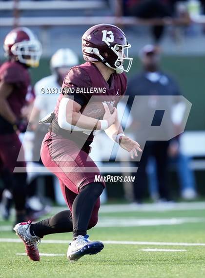 Thumbnail 3 in Red Oak vs. Amarillo (UIL 5A D1 Area Playoff) photogallery.