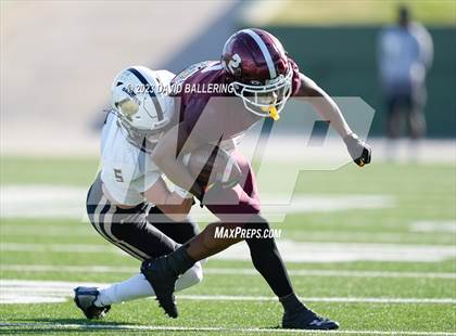 Thumbnail 3 in Red Oak vs. Amarillo (UIL 5A D1 Area Playoff) photogallery.