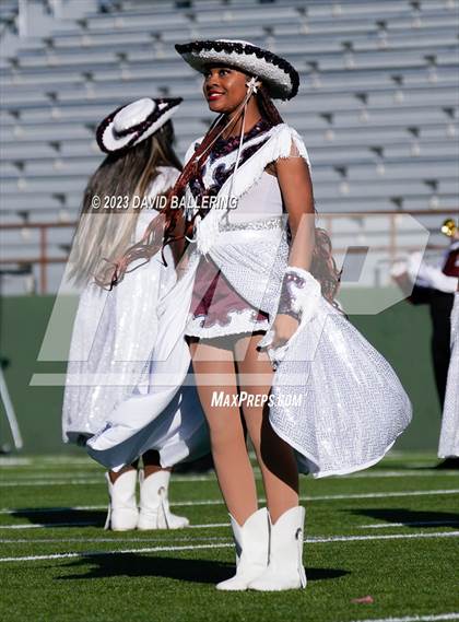 Thumbnail 1 in Red Oak vs. Amarillo (UIL 5A D1 Area Playoff) photogallery.