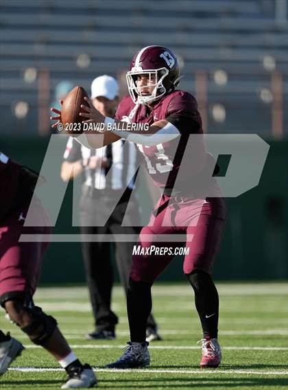 Thumbnail 2 in Red Oak vs. Amarillo (UIL 5A D1 Area Playoff) photogallery.