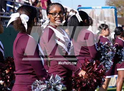 Thumbnail 2 in Red Oak vs. Amarillo (UIL 5A D1 Area Playoff) photogallery.