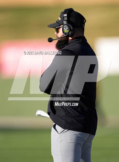 Thumbnail 3 in Red Oak vs. Amarillo (UIL 5A D1 Area Playoff) photogallery.