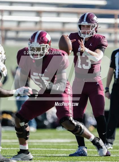 Thumbnail 2 in Red Oak vs. Amarillo (UIL 5A D1 Area Playoff) photogallery.