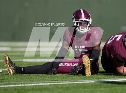 Thumbnail 2 in Red Oak vs. Amarillo (UIL 5A D1 Area Playoff) photogallery.