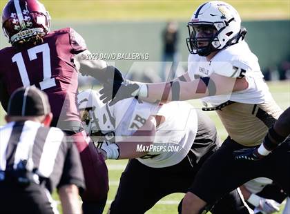 Thumbnail 2 in Red Oak vs. Amarillo (UIL 5A D1 Area Playoff) photogallery.