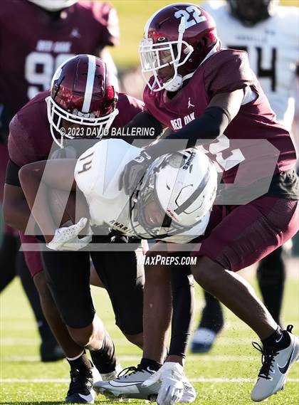Thumbnail 1 in Red Oak vs. Amarillo (UIL 5A D1 Area Playoff) photogallery.