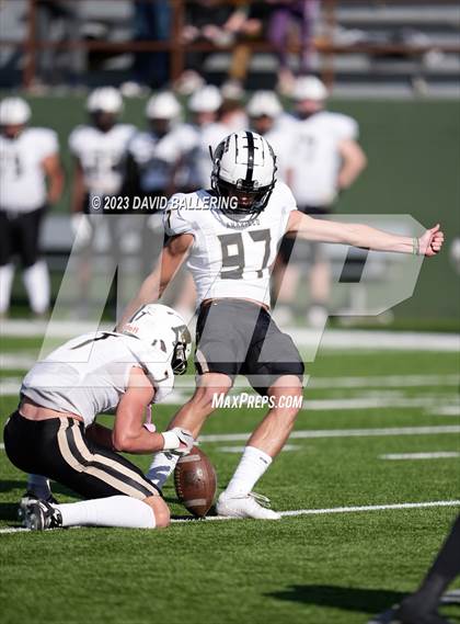 Thumbnail 1 in Red Oak vs. Amarillo (UIL 5A D1 Area Playoff) photogallery.