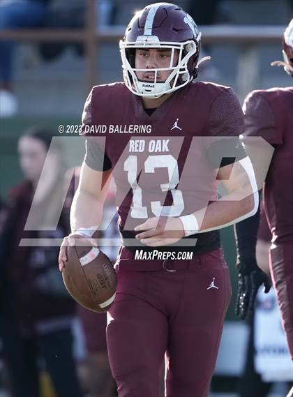 Thumbnail 1 in Red Oak vs. Amarillo (UIL 5A D1 Area Playoff) photogallery.