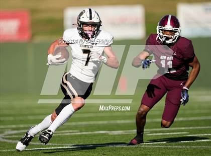 Thumbnail 3 in Red Oak vs. Amarillo (UIL 5A D1 Area Playoff) photogallery.