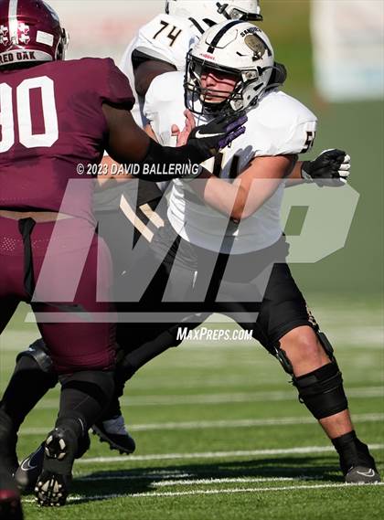 Thumbnail 2 in Red Oak vs. Amarillo (UIL 5A D1 Area Playoff) photogallery.