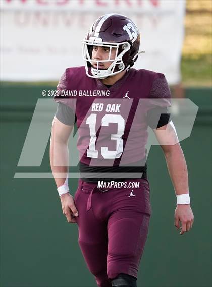 Thumbnail 1 in Red Oak vs. Amarillo (UIL 5A D1 Area Playoff) photogallery.