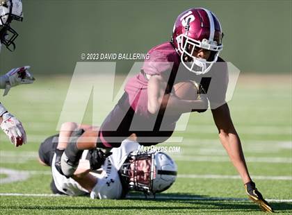 Thumbnail 3 in Red Oak vs. Amarillo (UIL 5A D1 Area Playoff) photogallery.