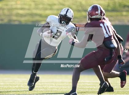 Thumbnail 3 in Red Oak vs. Amarillo (UIL 5A D1 Area Playoff) photogallery.