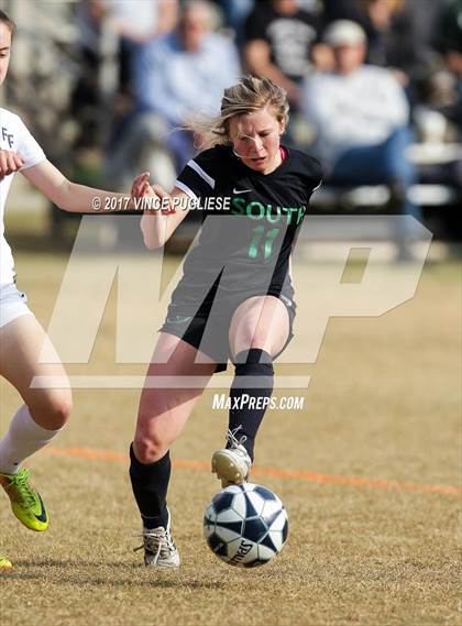 Thumbnail 2 in South @ Flintridge Prep (CIF SS D3 Semifinal) photogallery.