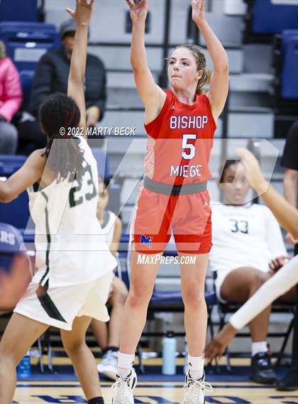Thumbnail 1 in Whitfield vs Bishop Miege (Sophie Cunningham Classic) photogallery.