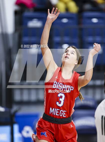 Thumbnail 3 in Whitfield vs Bishop Miege (Sophie Cunningham Classic) photogallery.
