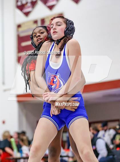 Thumbnail 3 in VHSL 1A-6A Finals photogallery.