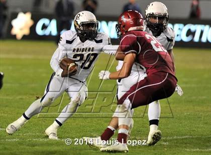 Thumbnail 1 in Central Catholic vs. St. Margaret's (CIF State Final DIV 4) photogallery.