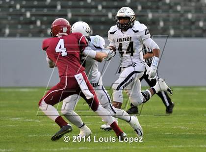 Thumbnail 3 in Central Catholic vs. St. Margaret's (CIF State Final DIV 4) photogallery.
