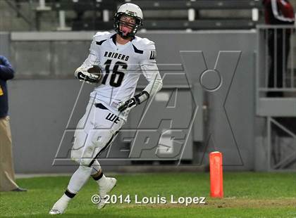 Thumbnail 2 in Central Catholic vs. St. Margaret's (CIF State Final DIV 4) photogallery.