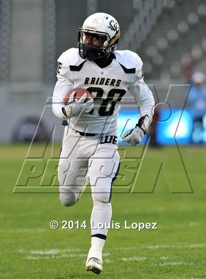 Thumbnail 2 in Central Catholic vs. St. Margaret's (CIF State Final DIV 4) photogallery.