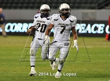 Thumbnail 2 in Central Catholic vs. St. Margaret's (CIF State Final DIV 4) photogallery.