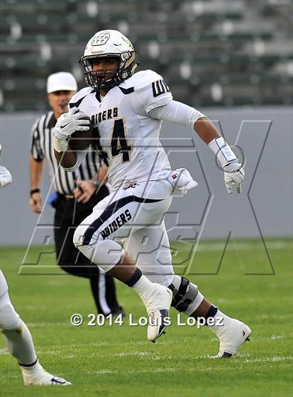 Thumbnail 2 in Central Catholic vs. St. Margaret's (CIF State Final DIV 4) photogallery.
