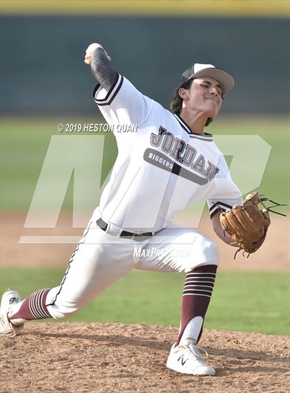 Thumbnail 2 in Redondo Union vs. Jordan (National Classic) photogallery.