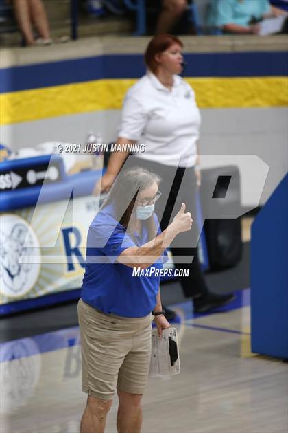 Thumbnail 3 in Bryant @ Lakeside photogallery.