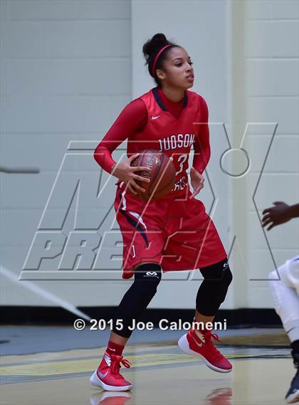 Thumbnail 1 in Judson @ MacArthur [Douglas] photogallery.