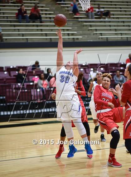 Thumbnail 2 in Judson @ MacArthur [Douglas] photogallery.