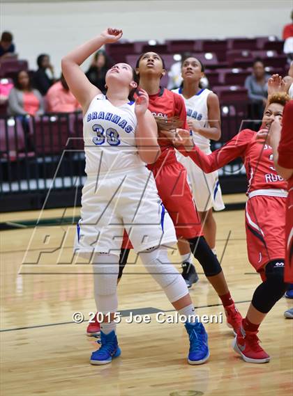 Thumbnail 3 in Judson @ MacArthur [Douglas] photogallery.