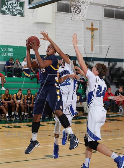 Thumbnail 2 in Palisades vs. JW North (MLK Showcase) photogallery.