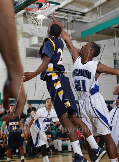 Thumbnail 2 in Palisades vs. JW North (MLK Showcase) photogallery.