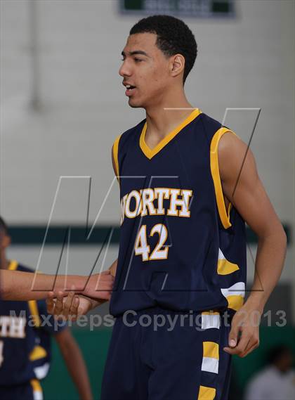 Thumbnail 3 in Palisades vs. JW North (MLK Showcase) photogallery.