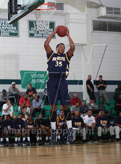 Thumbnail 1 in Palisades vs. JW North (MLK Showcase) photogallery.