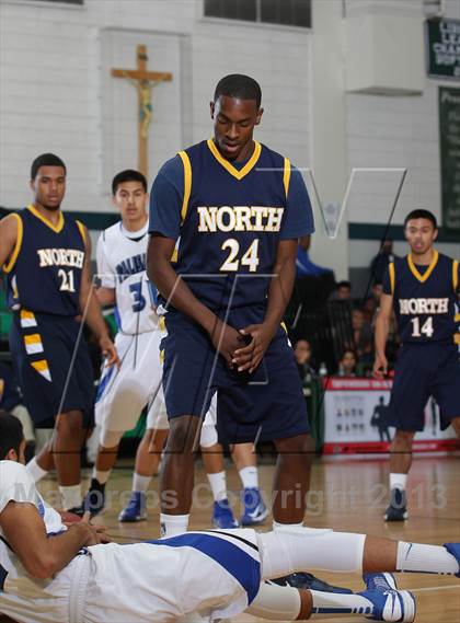 Thumbnail 2 in Palisades vs. JW North (MLK Showcase) photogallery.