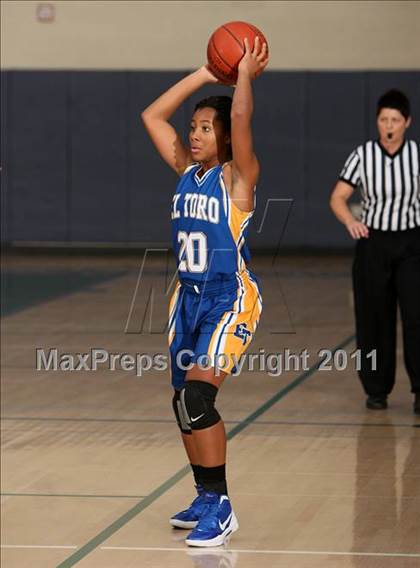 Thumbnail 2 in El Toro vs. Bishop's (So Cal Holiday Prep Classic) photogallery.