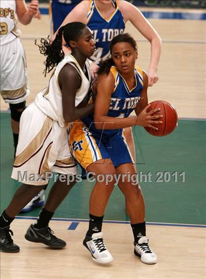 Thumbnail 2 in El Toro vs. Bishop's (So Cal Holiday Prep Classic) photogallery.