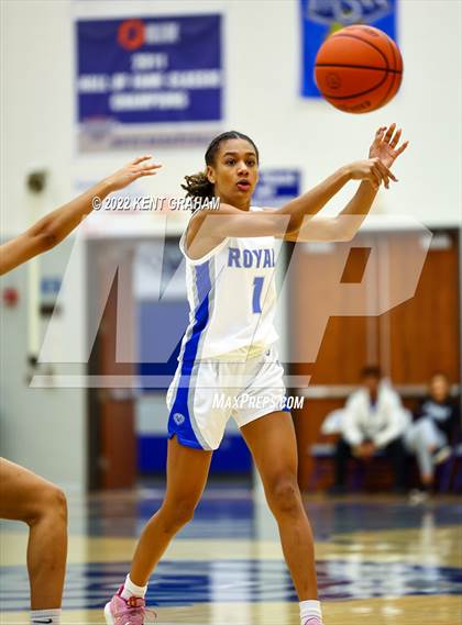 Thumbnail 3 in Carroll @ Hamilton Southeastern photogallery.