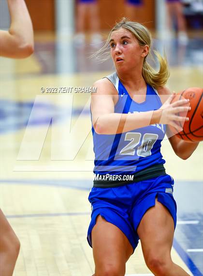 Thumbnail 2 in Carroll @ Hamilton Southeastern photogallery.